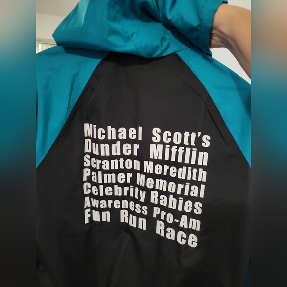 Dunder Mifflin windbreaker NWOT The Office Rabies Awareness - Picture 2 of 5